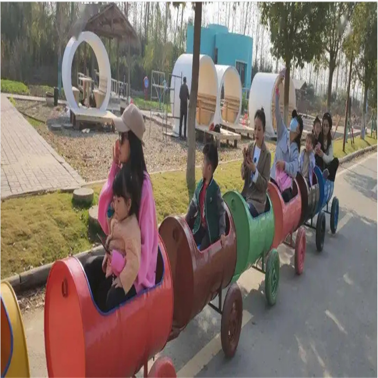 网红油桶小火车 搭配大公牛简单刺激