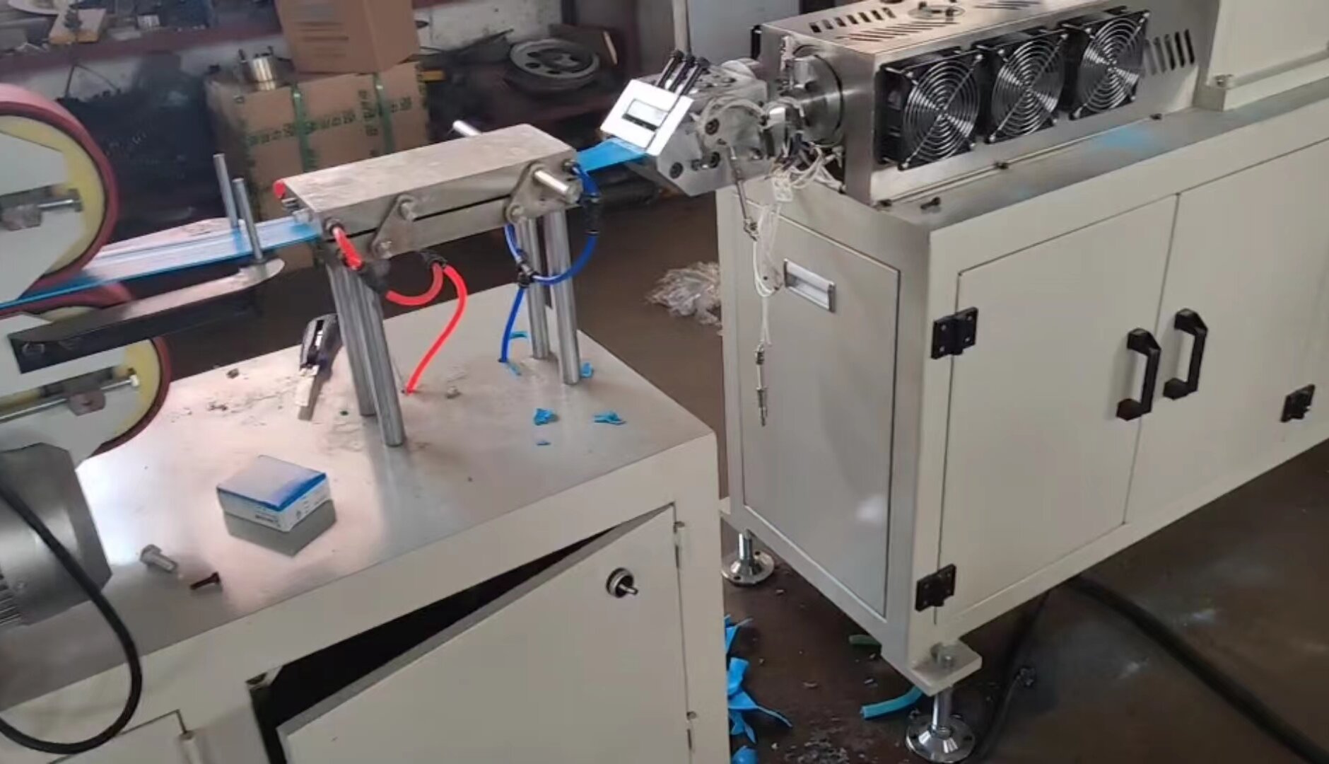 20挤出机双螺杆