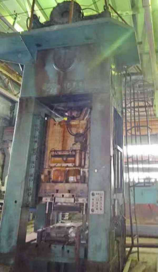 售二手俄罗斯1000吨新型压力机9540