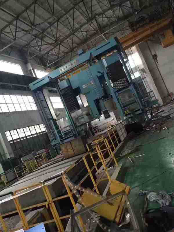 北京一机4—12米数控龙门镗铣