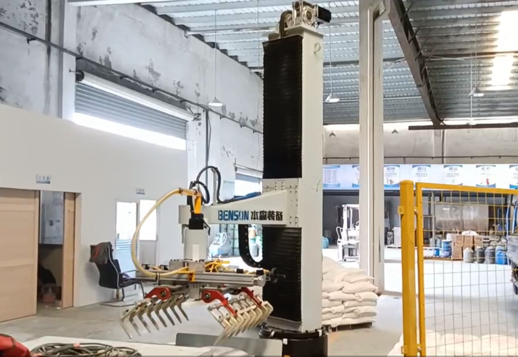 码垛机器人桶装水食用啤酒包装箱码垛 堆垛