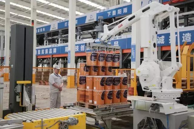 泰安饲料高位码垛机器人生产厂家 本森专利研发生产