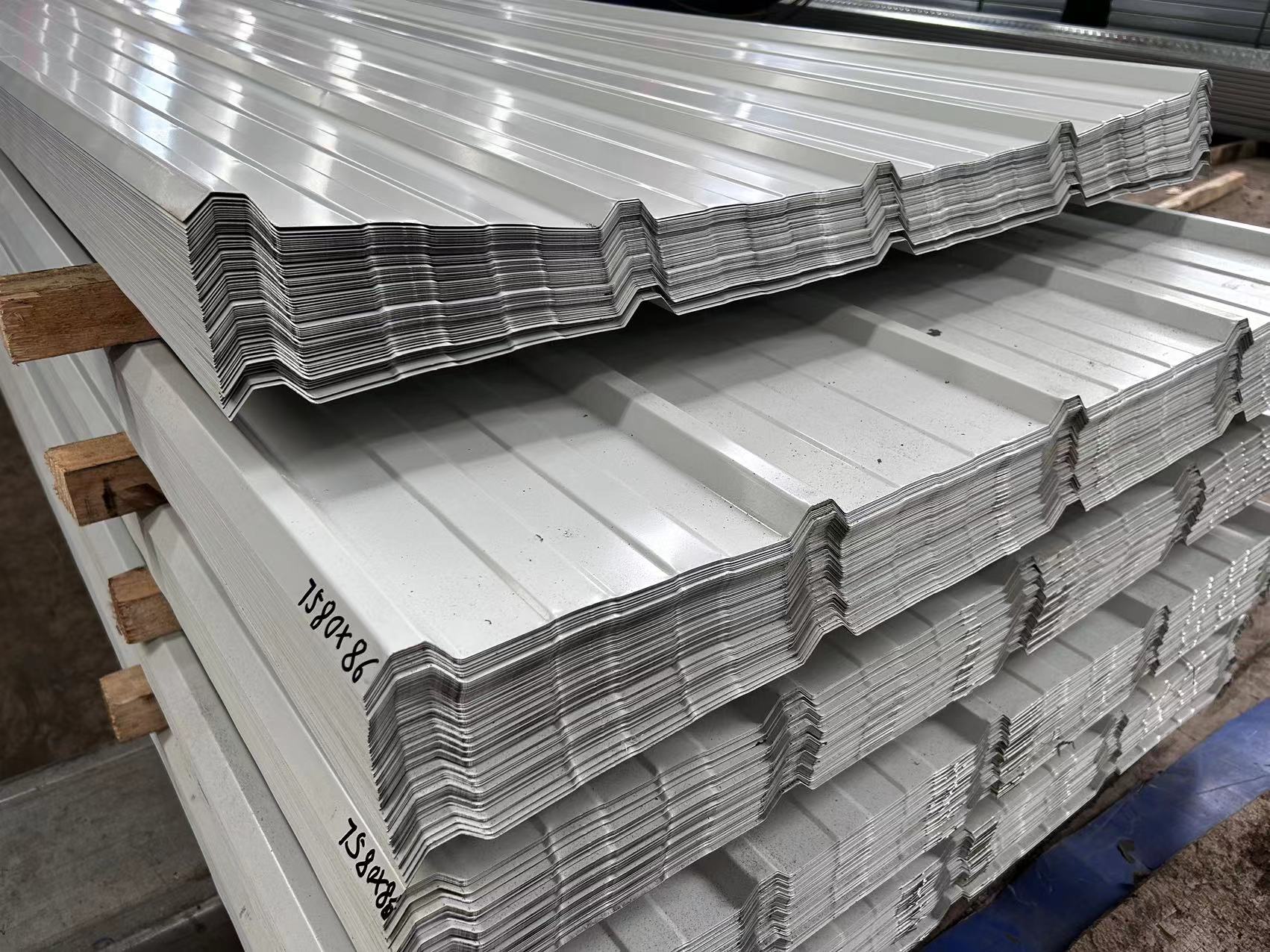 北京彩钢板定制 彩钢屋面板 强度高 型号全 博泰钢构