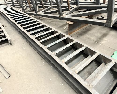 张家口钢结构楼梯定制 美观实用节约空间 工期短 博泰钢构厂家