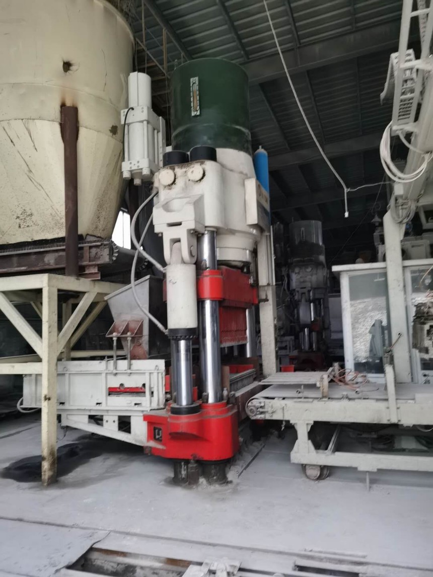 8成新   海源HF1100二手液压机