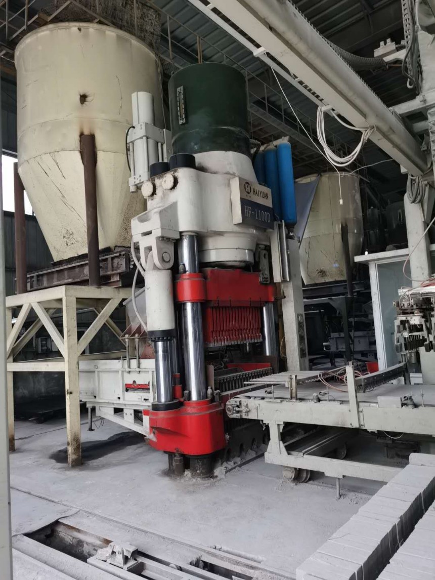 8成新以上   海源HF1100全自动液压砖机