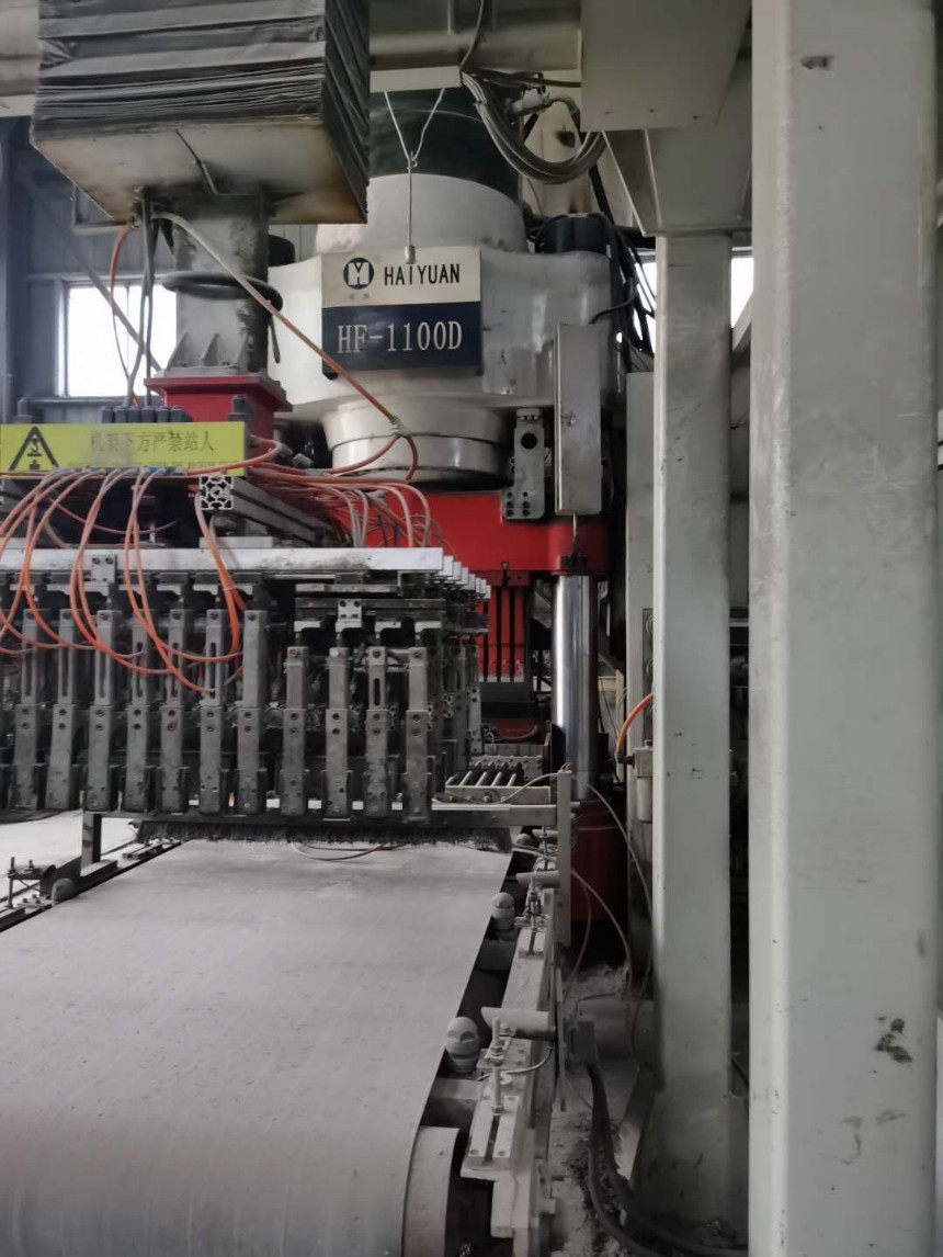 8成新   海源HF1100二手全自动液压砖机