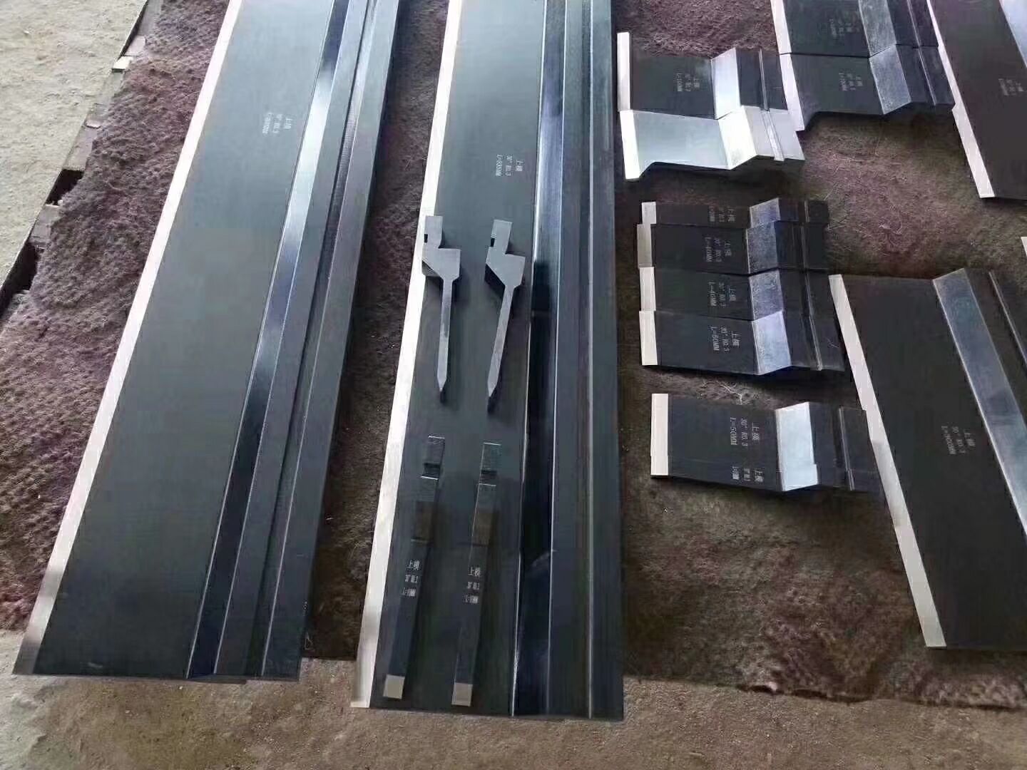 2.5米折弯机模具   珠海数控折弯机模具