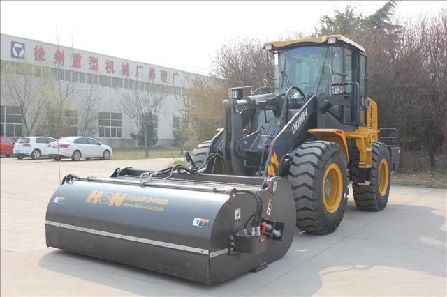 场地清扫器、扫地王、扫地机