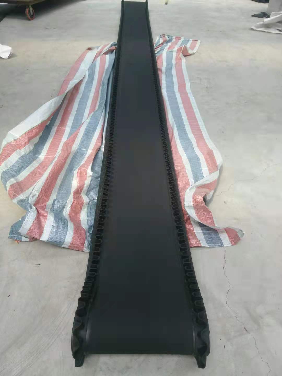 滚筒输送线 滚筒式输送线规格 矿用皮带运输机