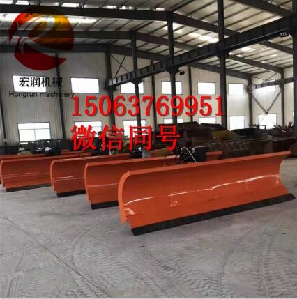 小型多功能除雪车 铲车加装除雪铲