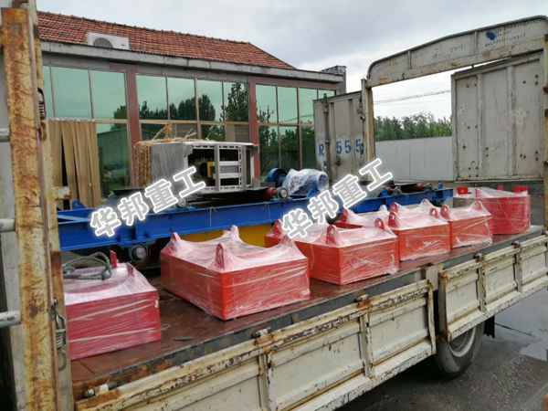 山东铁矿石除铁器强磁磁选机自卸式除铁器临朐华邦重工