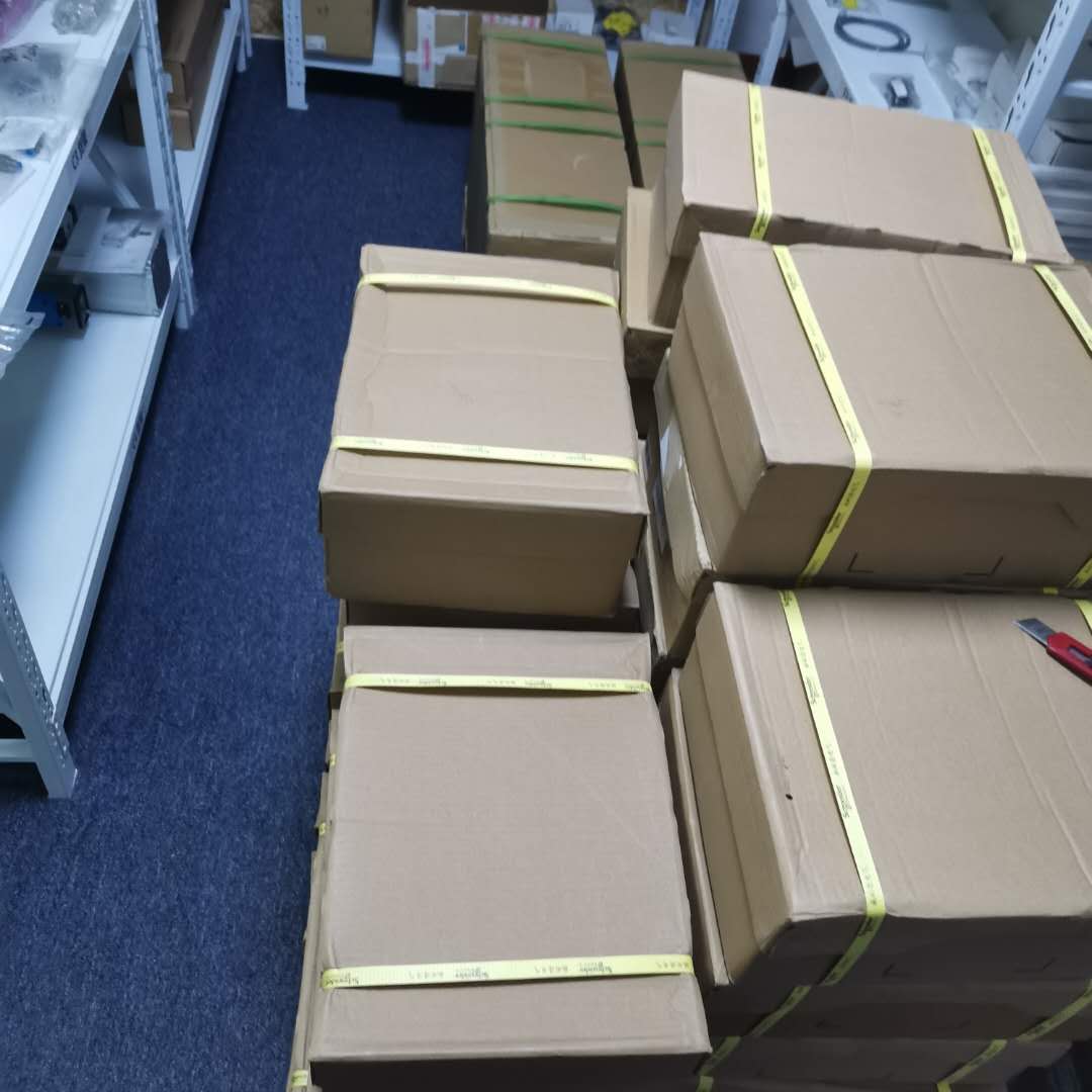 BMXDRA1605	16通道继电器DC/AC输出模块，20点端子块