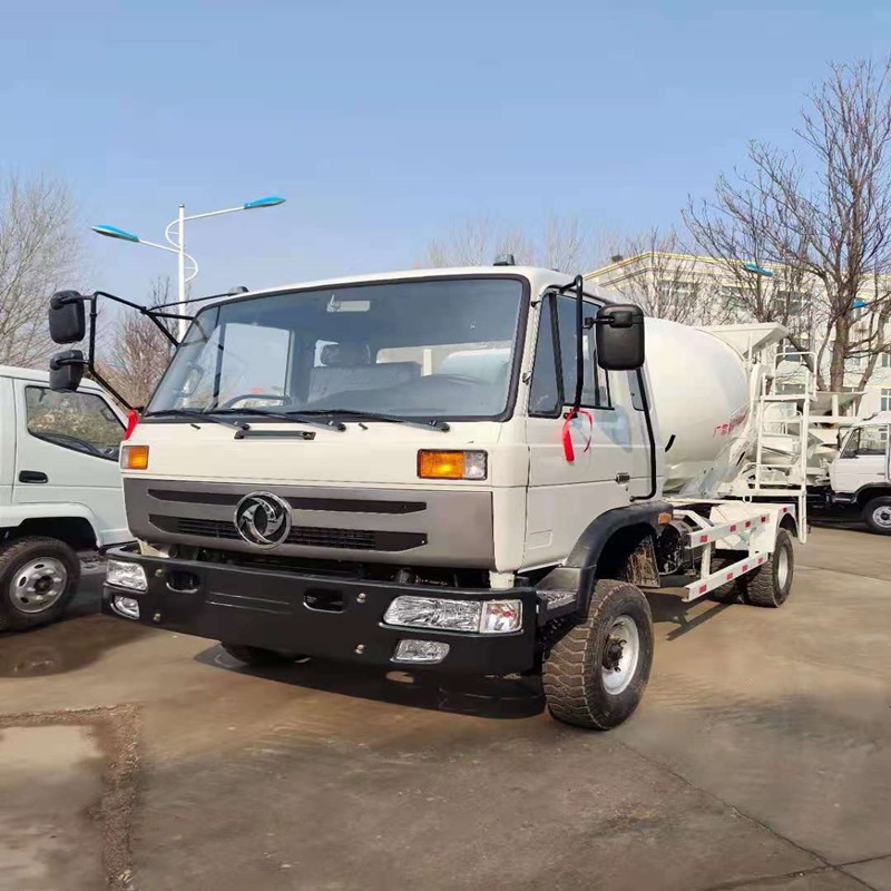 东风四驱5方搅拌车  小型搅拌车 混凝土搅拌车厂家