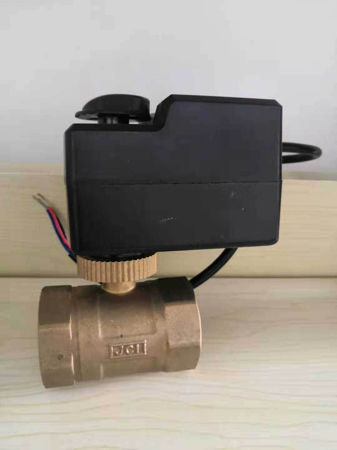 江森电动球阀螺纹连接AC220V/AC24V