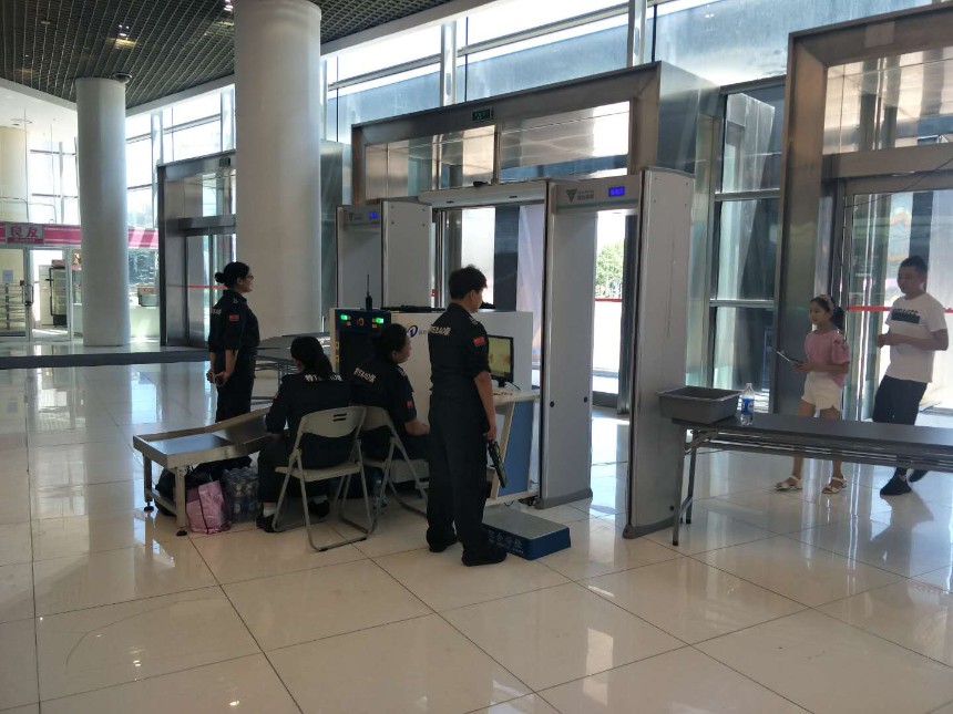 双目测温安检门 快速抓拍热成像画面和录像画面