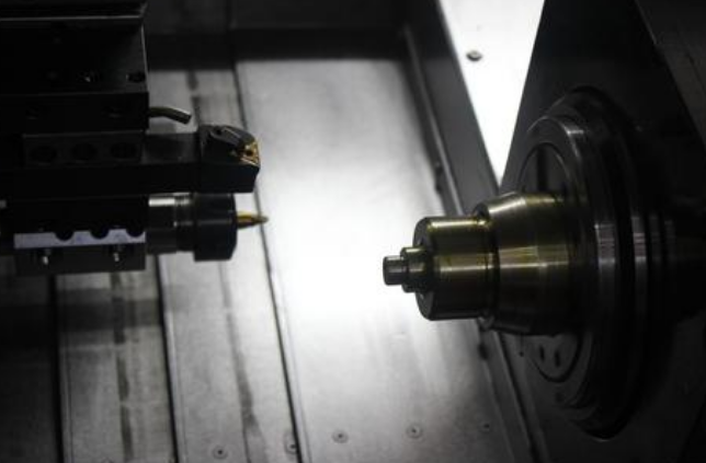 厂家一年包换，GZ4228自动锯切，经久耐用