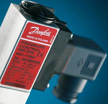 KP61 060L110266丹佛斯温度开关