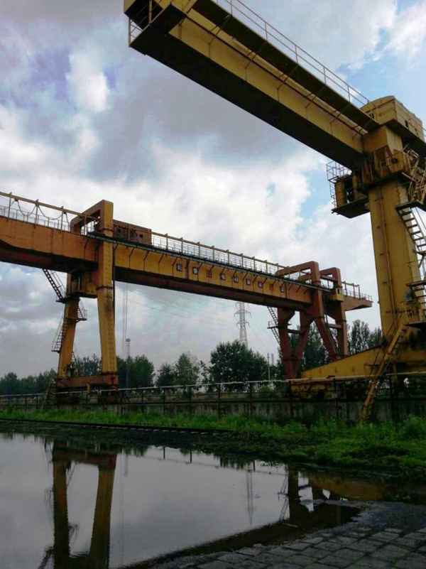 处理：二手长春产A型/L型龙门式抓斗起重机/起重机