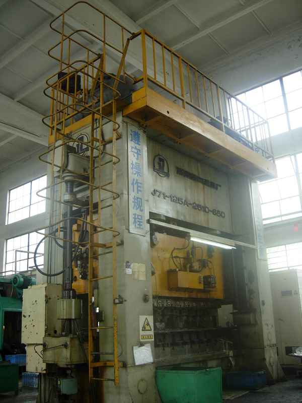 低价转让：二手济南产125t多工位自动冲床/冲床 