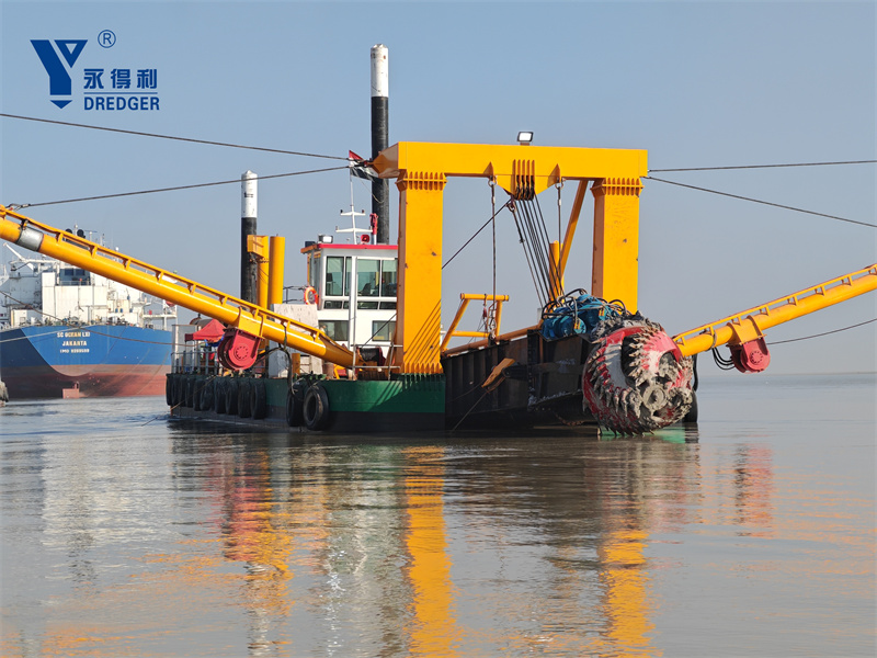 26寸绞吸式挖泥船