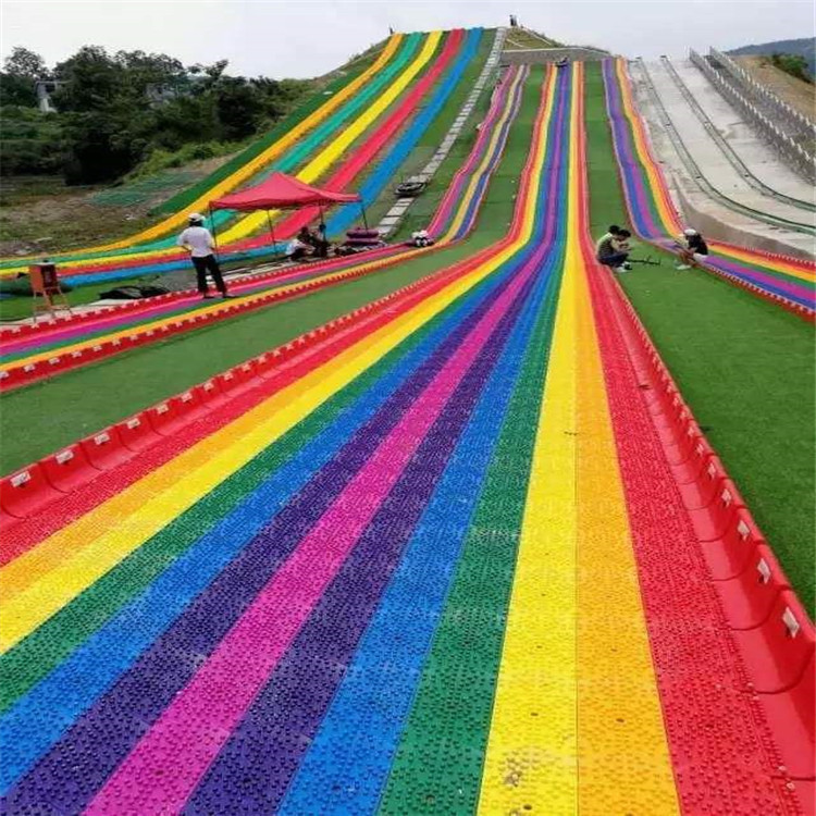 彩虹滑道游乐设备 网红转转树 坑爹过山车 山东无动力设备JY2020 生产厂家