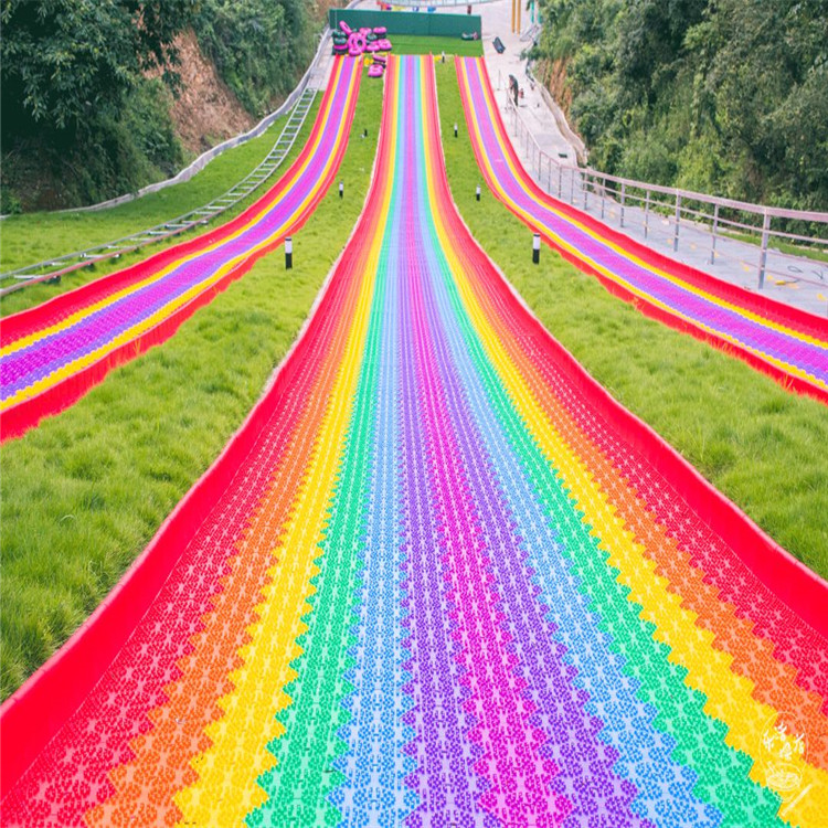 景区大型无动力游乐设备 七色滑道 网红游玩项目 多人彩虹滑道
