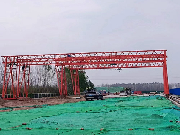 河北张家口龙门吊须严格遵守安全标准