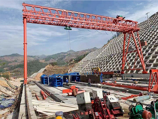 江苏龙门吊夹轨器租赁与起重小车的协调性