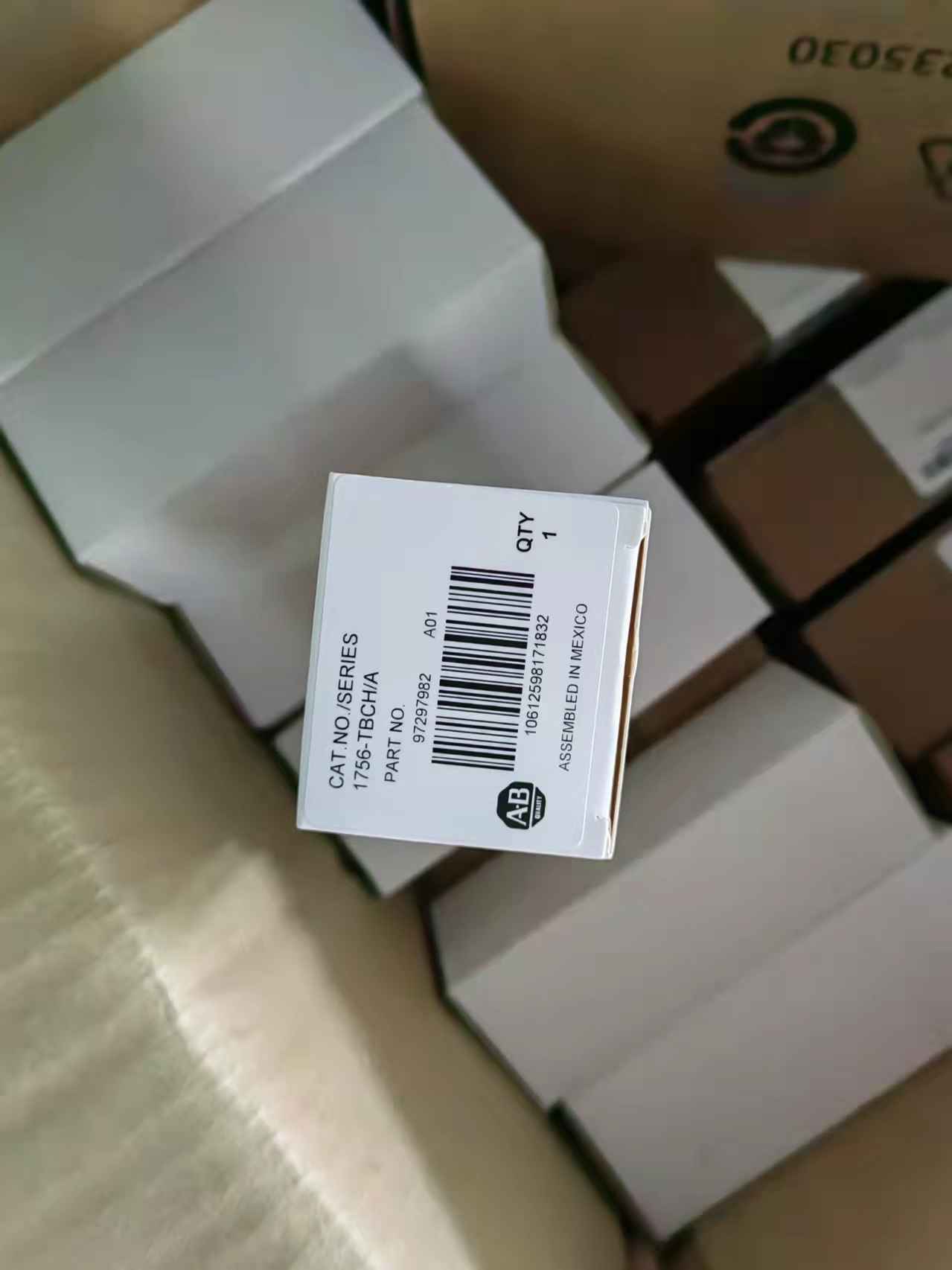 AB	871TM-BH8N18-R3	配件