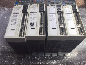 日本安川 SGDC-30AJA-	伺服驱动器