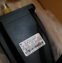 日本安川SGMAS-08ACA41-电机