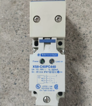法国施耐德XS8-C40PC440-开关