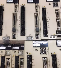 日本安川SGDS-02A12A-驱动器