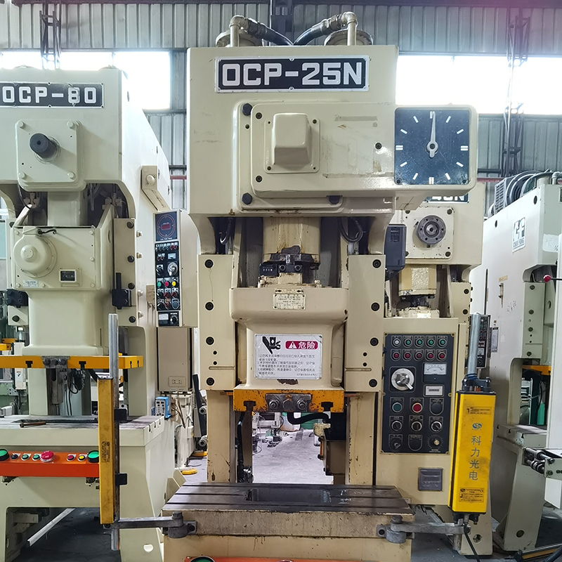 东莞出售9成新金丰单轴C型冲床