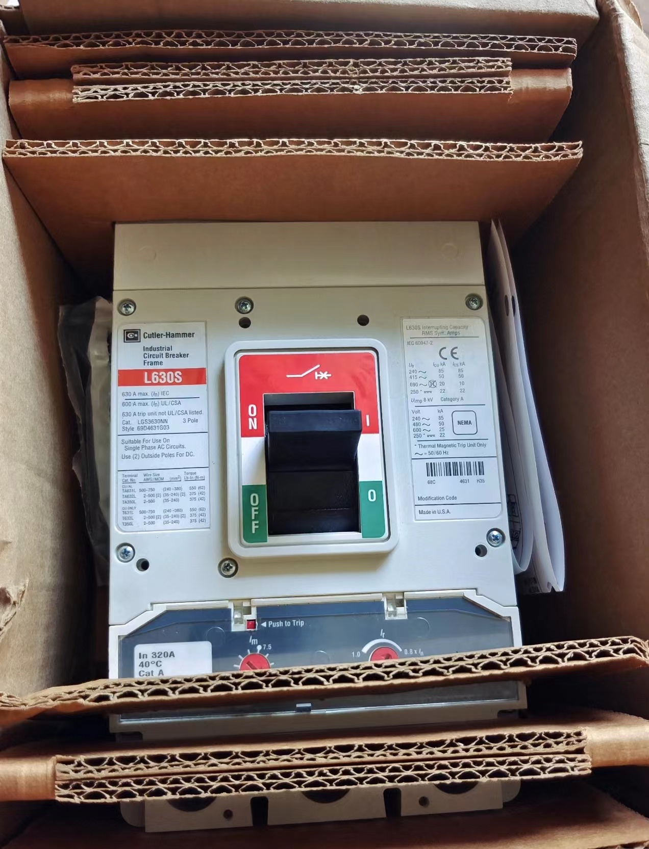 伊顿接触器 ECC04C8T3A-P8P23 ECC04C8T3A-P8P23P