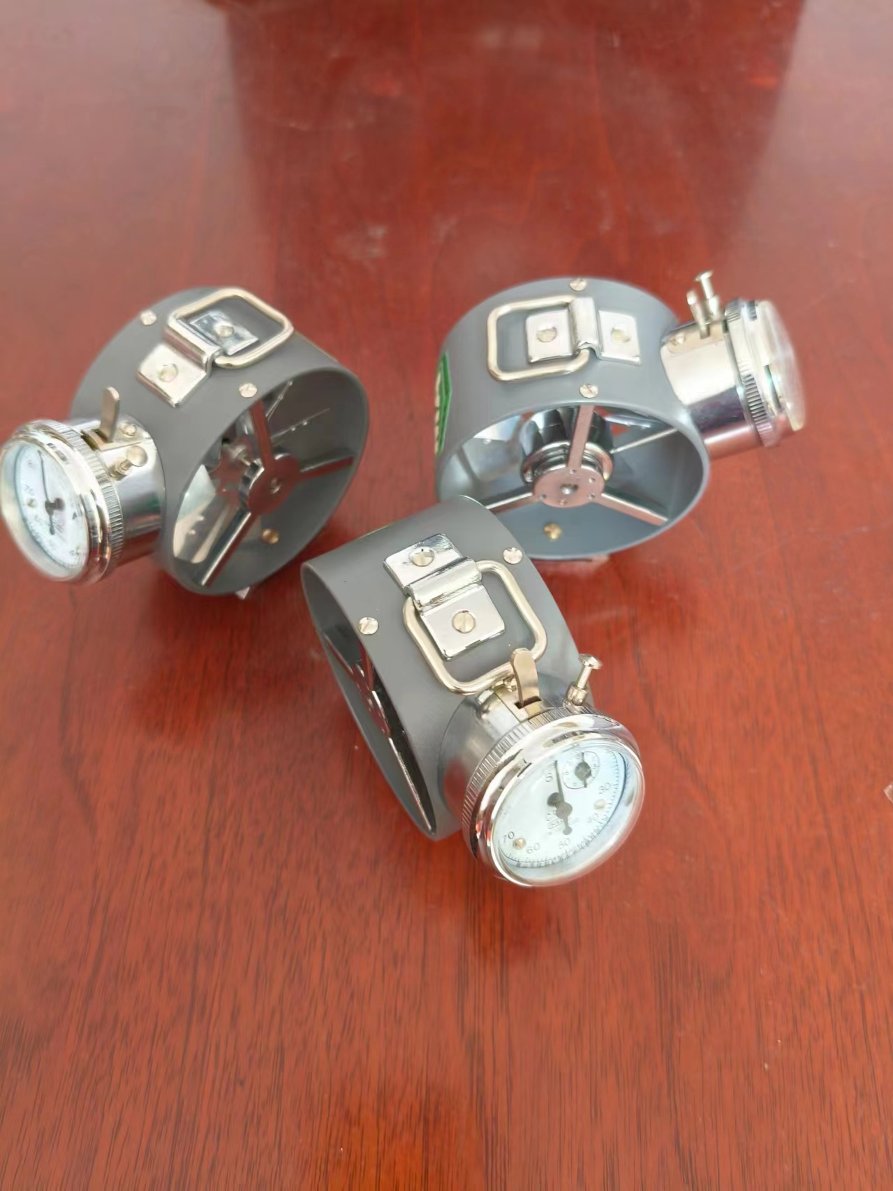 CFD25手持式中速风速计低电里指示 下井路上顺手一测