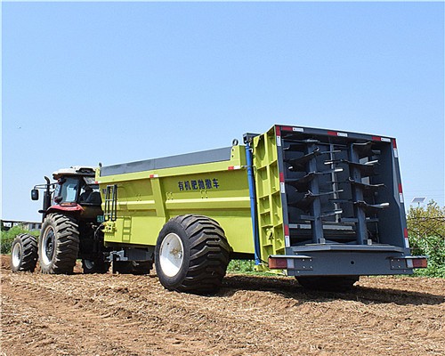 大连厂家直销大型抛粪机 牛羊粪扬粪机 有机肥撒肥车