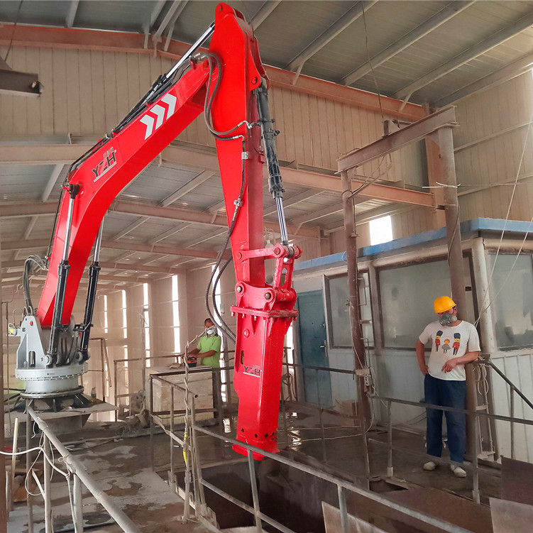 元征行矿山破碎用固定式破碎锤