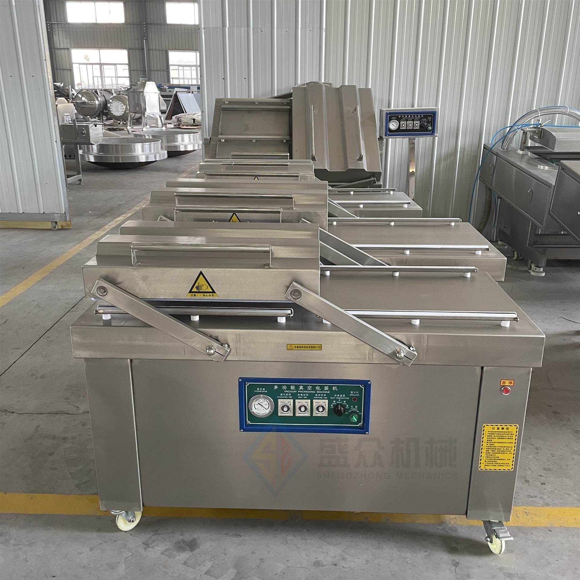 下凹式熟食真空包装机 无骨鸡爪真空包装机 年糕真空包装机