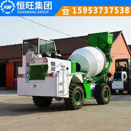 混凝土自动上料搅拌车带有摄像头可以360度旋转的搅拌车